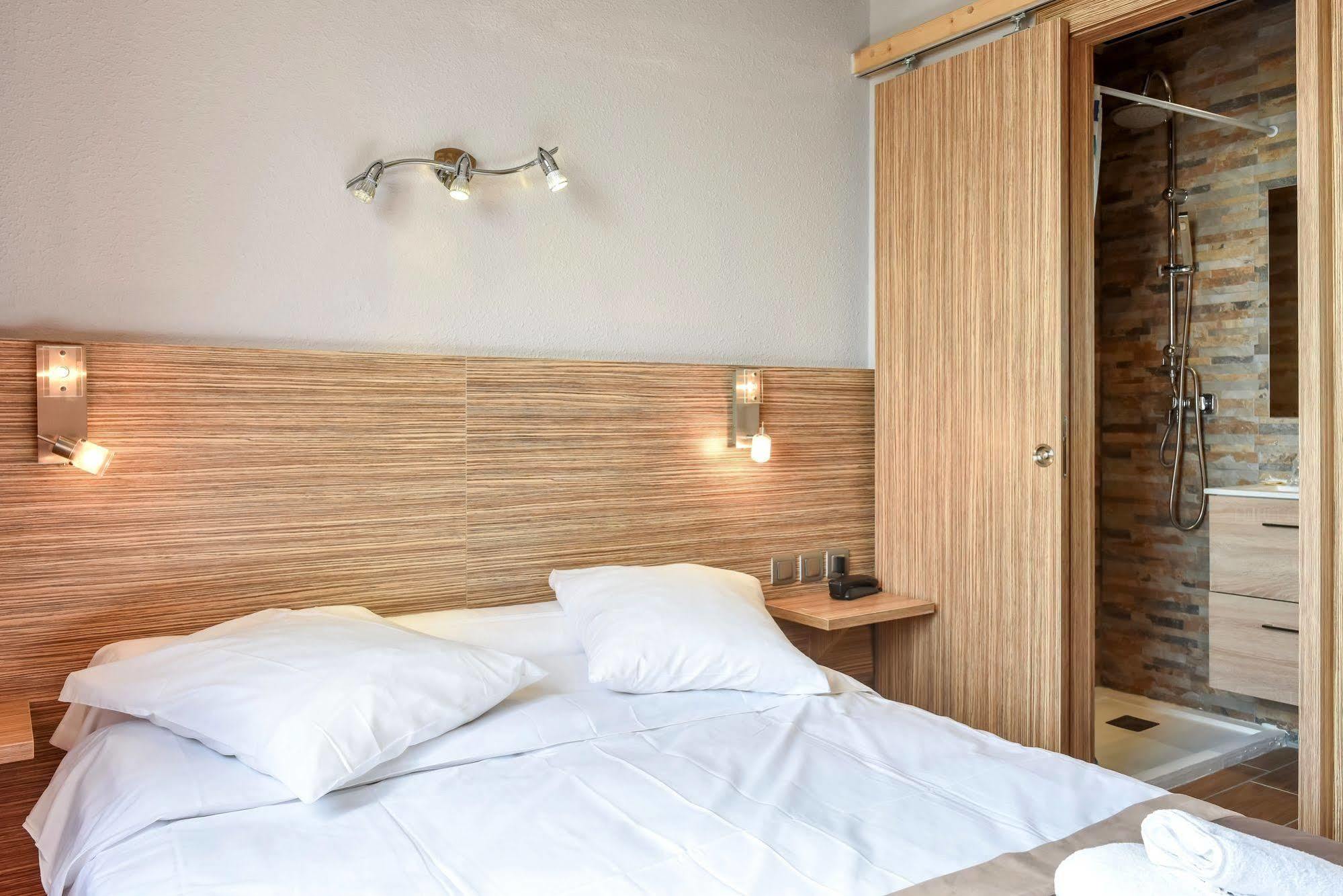 Logis Hotel Restaurant Mar I Sol Saint-Cyprien Kültér fotó